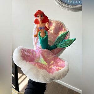 Vintage the little mermaid clam shell puppet